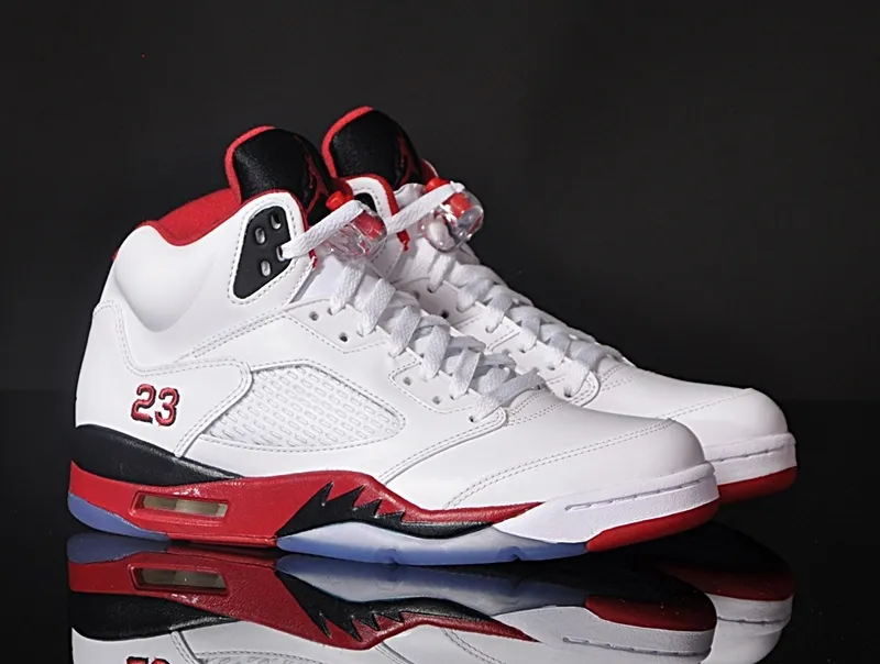 Air Jordan Retro 5 "Fire Red" (120/blanco/rojo/negro/blanco)