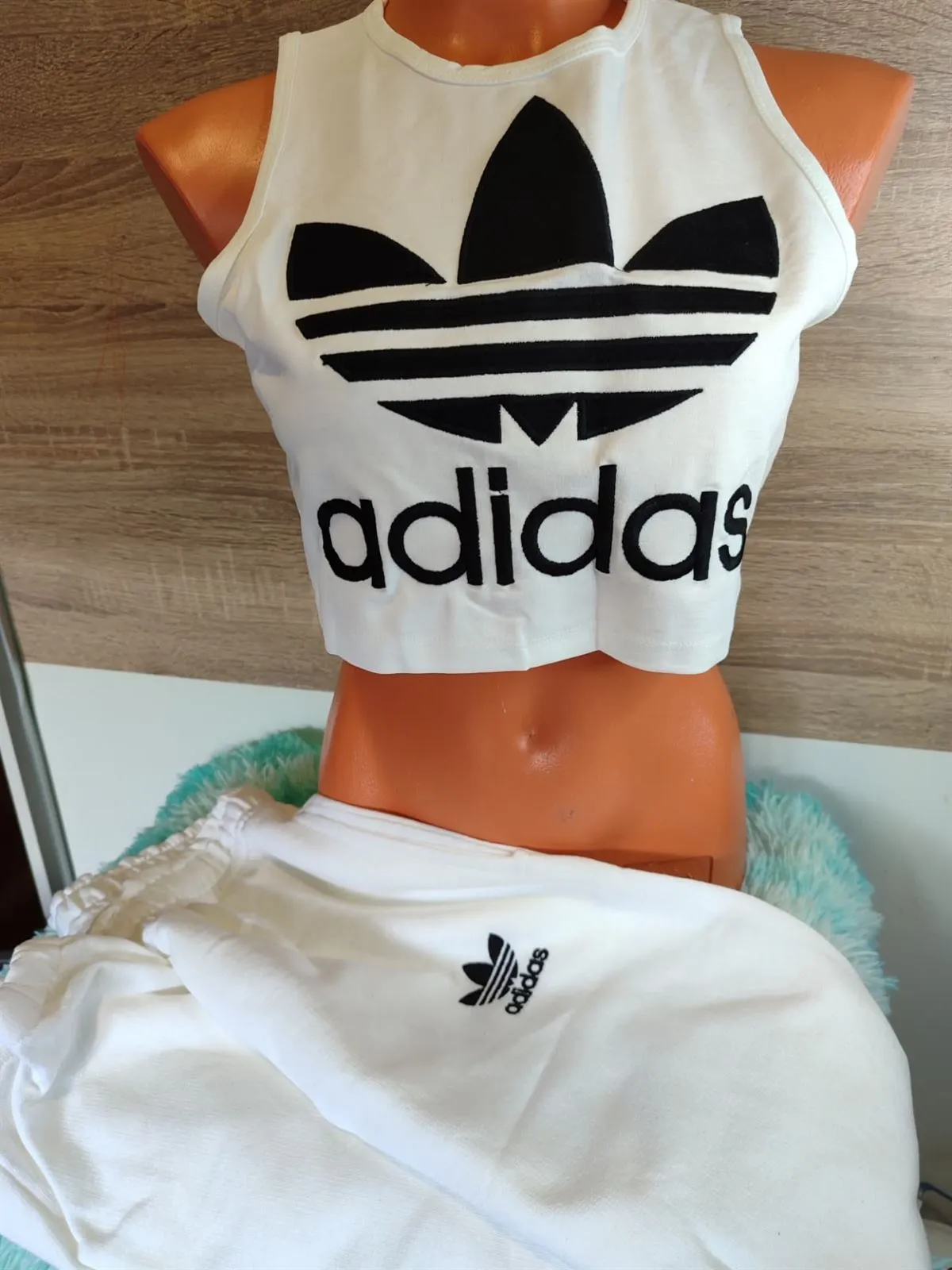 Conjunto de mujer Adidas