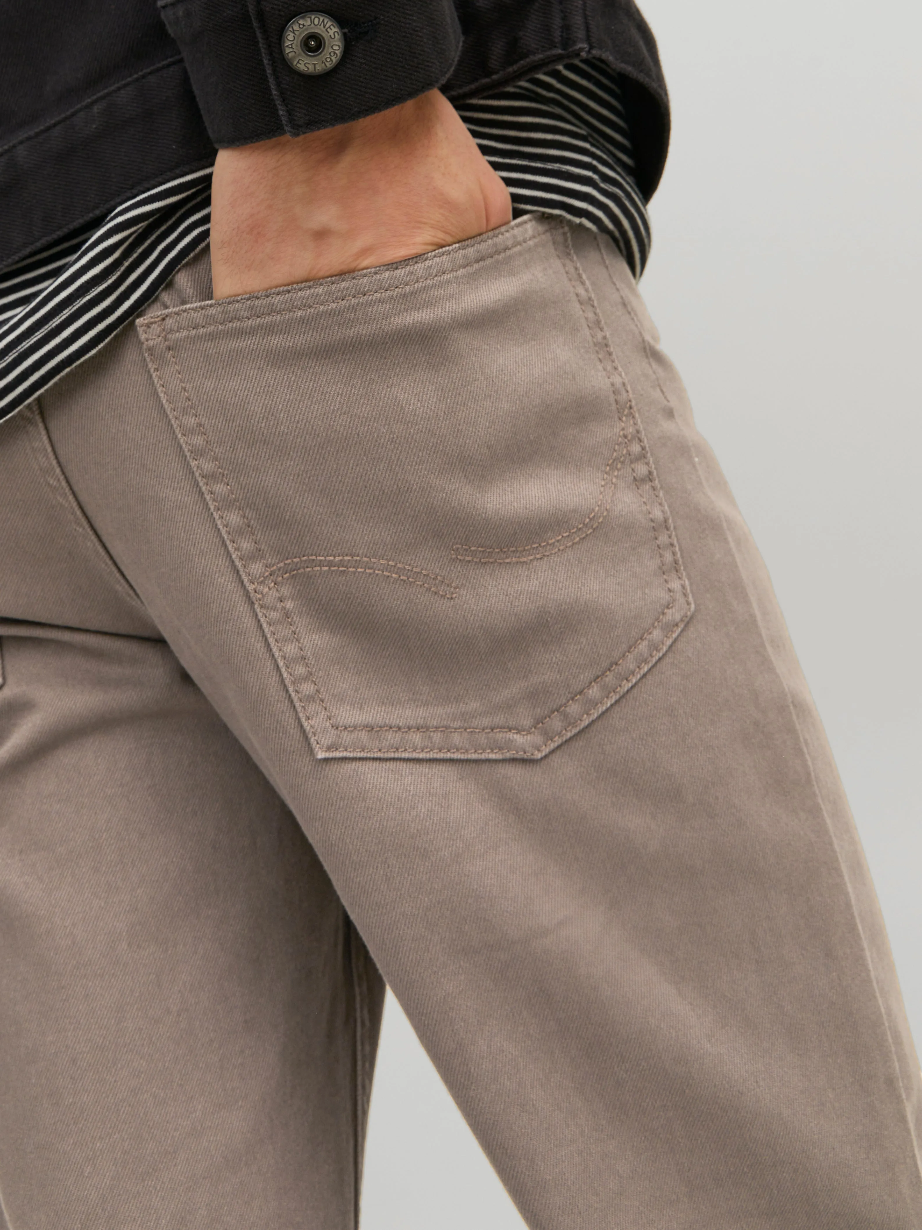 Pantalones chinos Corte regular | Marrón oscuro | Jack & Jones®