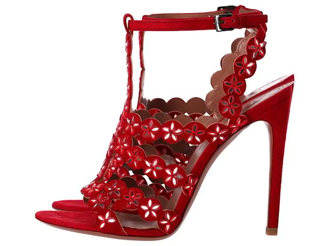 Sandalias Alaïa con adornos de espejo en ante rojo Roja 