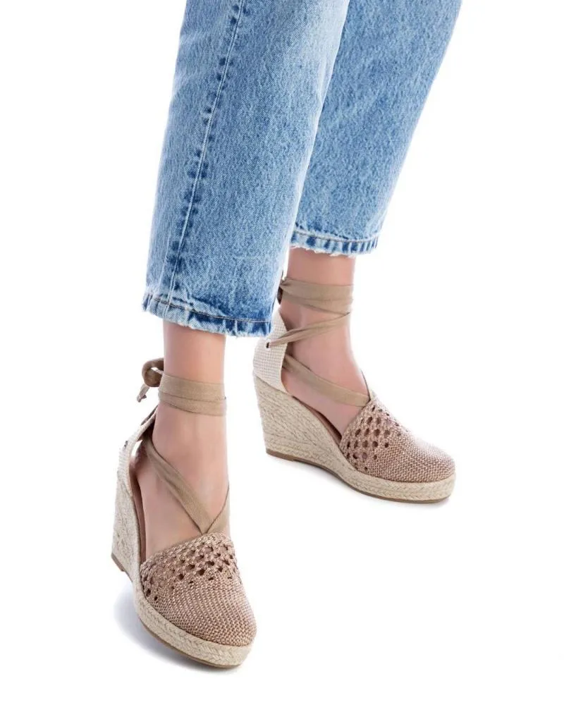 Sandalias de Mujer XTI 043821 TAUPE