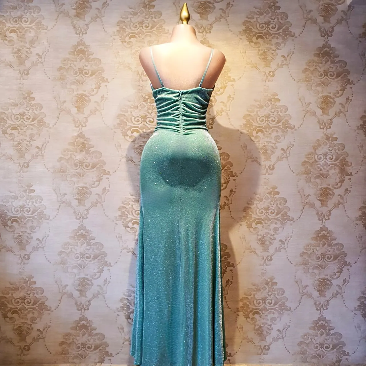 Vestido Verde Claro Largo Brilloso Elegante con Tirantes