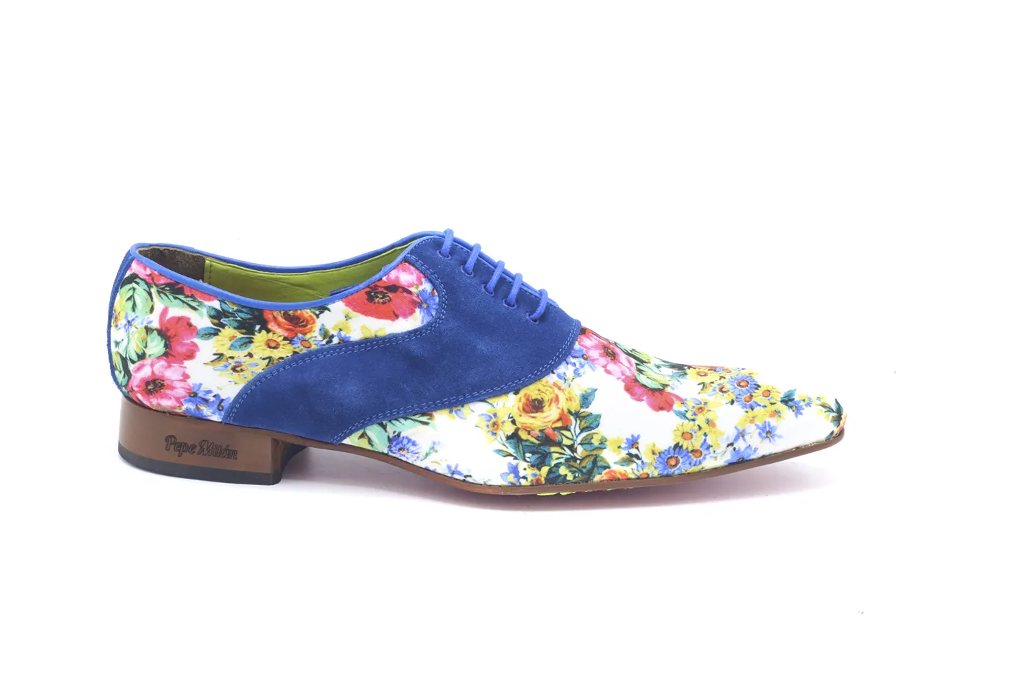 Zapato modelo Ariel, fabricado en Raso Fantasia 522 Afelpado Azul