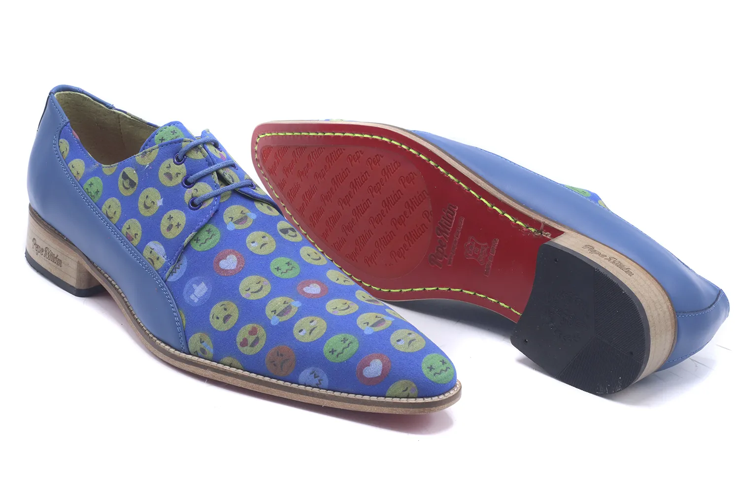 Zapato modelo Smiley, fabricado en Emoti Micro Azul Milan